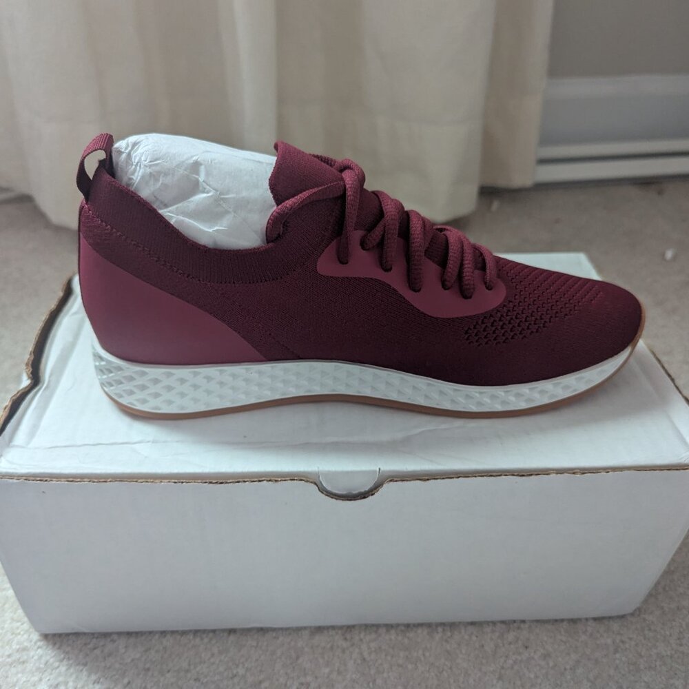 NWOT Urban Sport by J/Slides Burgandy Talia Stretch Knit Sneakers - Women's 9
